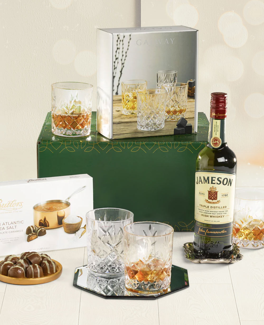 Whiskey, Glasses & Treats Gift Hamper